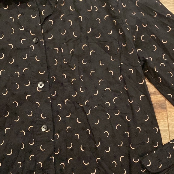 black Madewell "Shrunken Ex-Boyfriend Shirt" with a crescent moon print - Picture 7 of 9